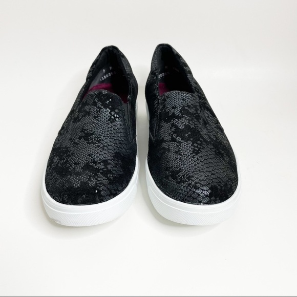 Munro Lulu Slip-On Sneaker in Black Snake Print Leather size 5 M - Picture 1 of 8